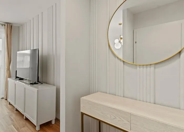 Apartment 1br Balcony Near U1 Metro And Donau Zentrum *