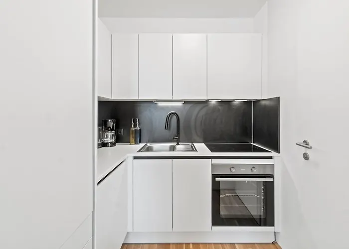 1br Balcony Near U1 Metro And Donau Zentrum *